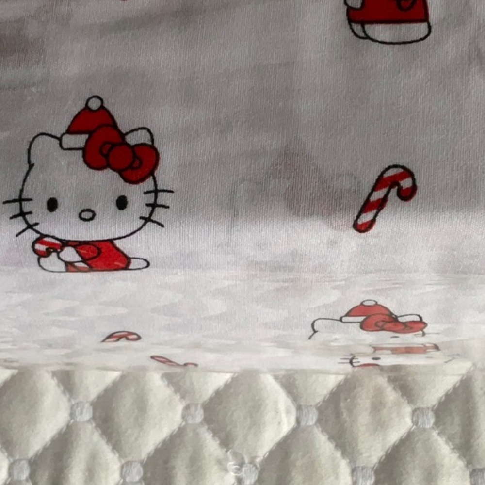 Hello Kitty Sheet Set - White and Red - Picture 3 of 5